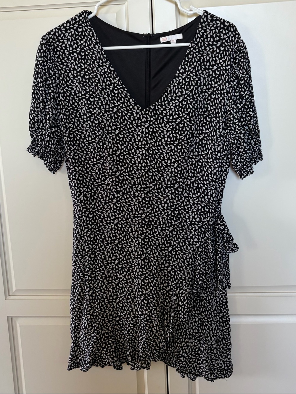 Gianni Bini Black & White V-Neck Puff Sleeve Ruffle Wrap Dress- Women’s M
